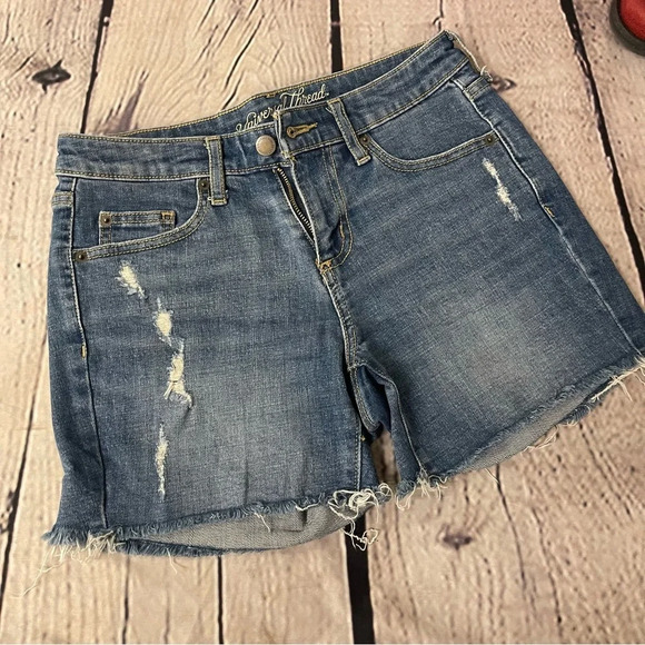 Universal thread boyfriend shorts size 00 - Picture 1 of 5